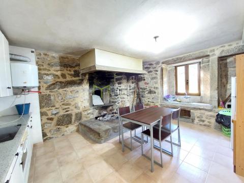 CASA DE PIEDRA RESTAURADA MUY CERCA DE LA COSTA