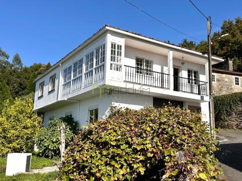 CASA CON VISTAS EN CORREXÍNS