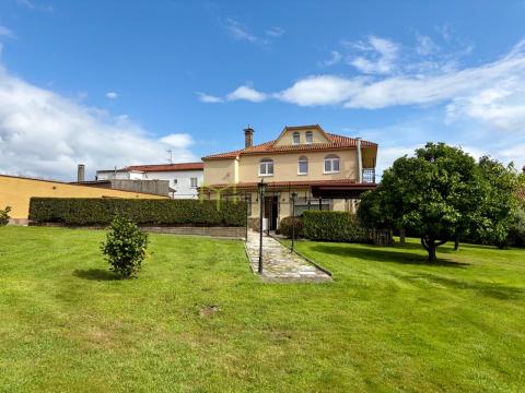 Casa independiente reformada en Aldea Pedreira (Teo)